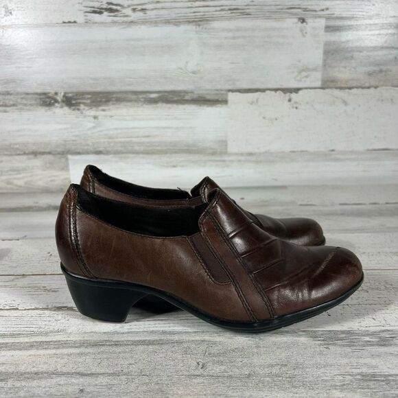 Clarks Dark Brown Leather Slip On Loafer Wedge Pump Dress‎ Work Women Shoes 6.5M - Picture 1 of 7
